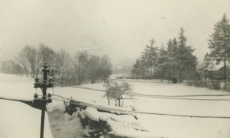 KKE 5173.jpg - Fot. Ulica Jaracza 11. W głębi Jezioro Drwęckie, Ostróda, 1960 r.
